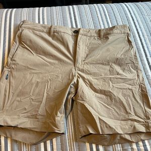 MENS CUTS BRAND SHORTS
